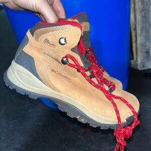 Columbia Waterproof Hiking Boots – Youth Size 6